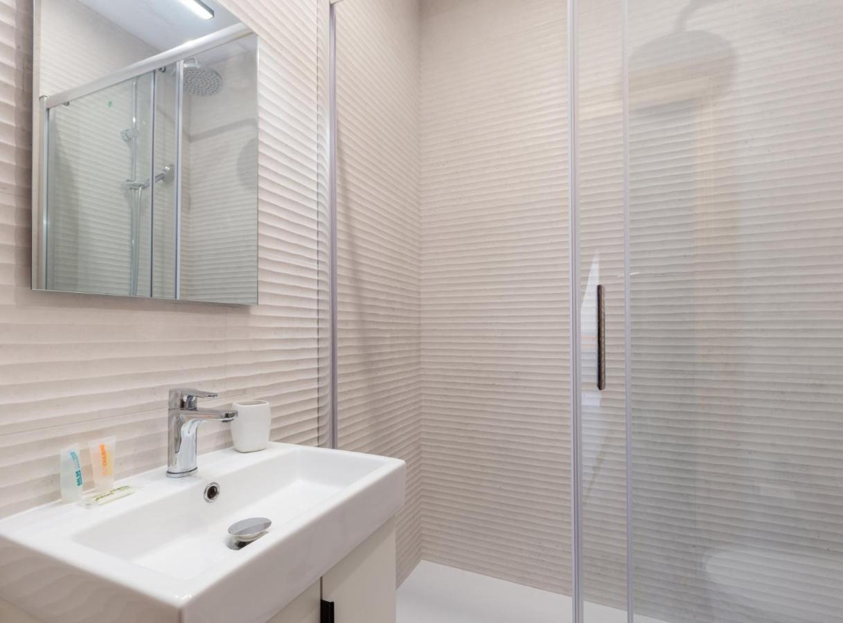 Spacious Doubleroom Apartment At Sants Barcelona Ngoại thất bức ảnh